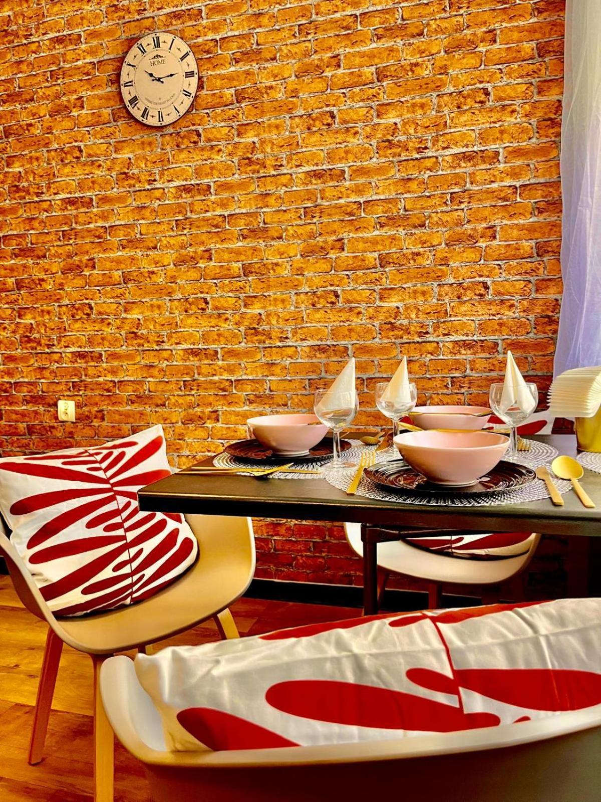 Premium Center Golden Street * Warsaw